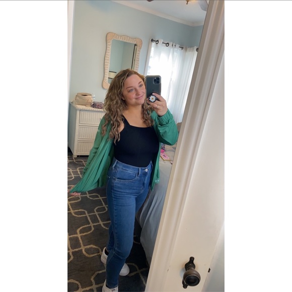 Meet your Posher, Anna - Picture 2 of 7